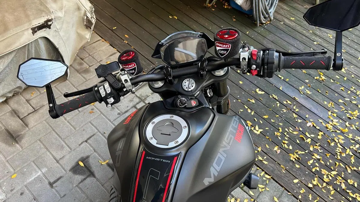 Ducati Monster 937 + (2021 - 25)  (3)