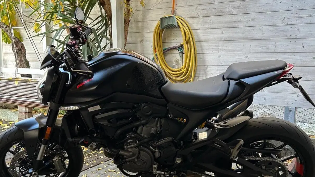 Ducati Monster 937 + (2021 - 25)  (4)