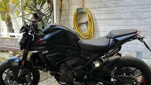 Ducati Monster 937 + (2021 - 25)  (4)