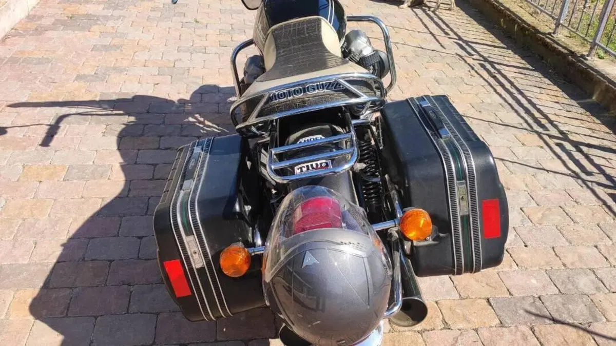 Moto Guzzi   (2)