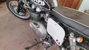 Triumph Thruxton 900 (2004 - 15)  (3)