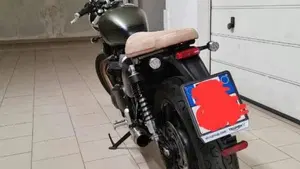 Triumph Street Twin 900 (2016)  (2)