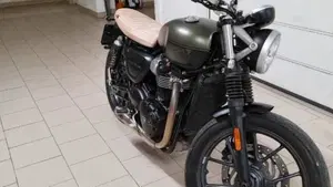 Triumph Street Twin 900 (2016)  (6)
