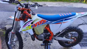 KTM 300 EXC TPI Six Days (2022)  (2)