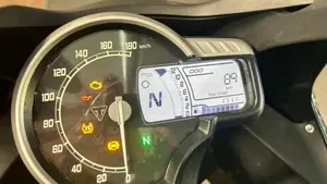 Triumph Thruxton 400 (2026)  (5)