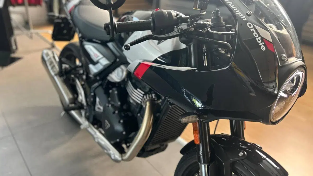 Triumph Thruxton 400 (2026)  (7)