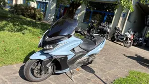 Kymco AK 550 ETS (2021 - 26)  (2)