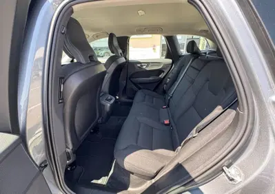 Volvo XC60 B4 (d) AWD Geartronic Momentum (10)