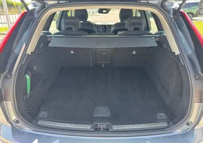 Volvo XC60 B4 (d) AWD Geartronic Momentum (8)