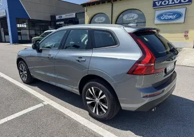 Volvo XC60 B4 (d) AWD Geartronic Momentum (4)