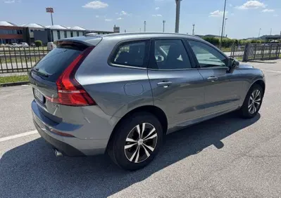 Volvo XC60 B4 (d) AWD Geartronic Momentum (3)