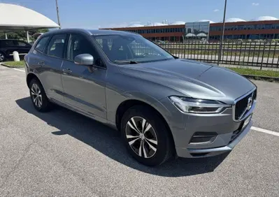 Volvo XC60 B4 (d) AWD Geartronic Momentum (2)