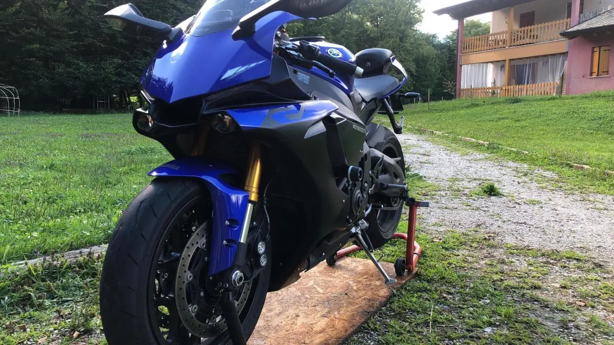 Yamaha YZF R1 (2017 - 19)  (4)