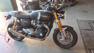 Triumph Thruxton 1200 R (2017 - 20)  (3)