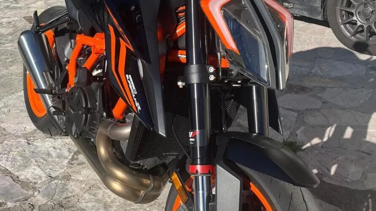 KTM 1290 Super Duke R (2022 - 23)  (2)