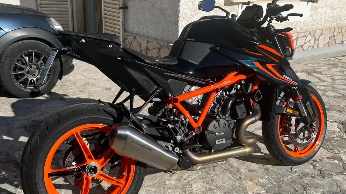 KTM 1290 Super Duke R (2022 - 23) 