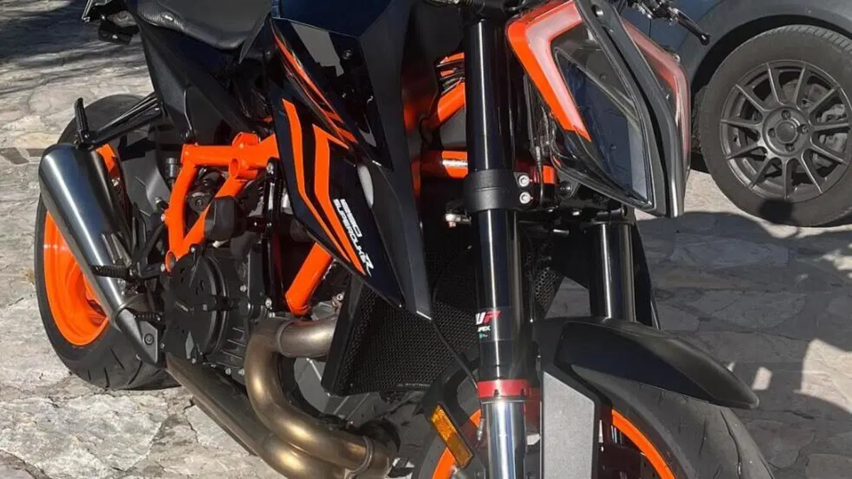 KTM 1290 Super Duke R (2022 - 23)  (5)