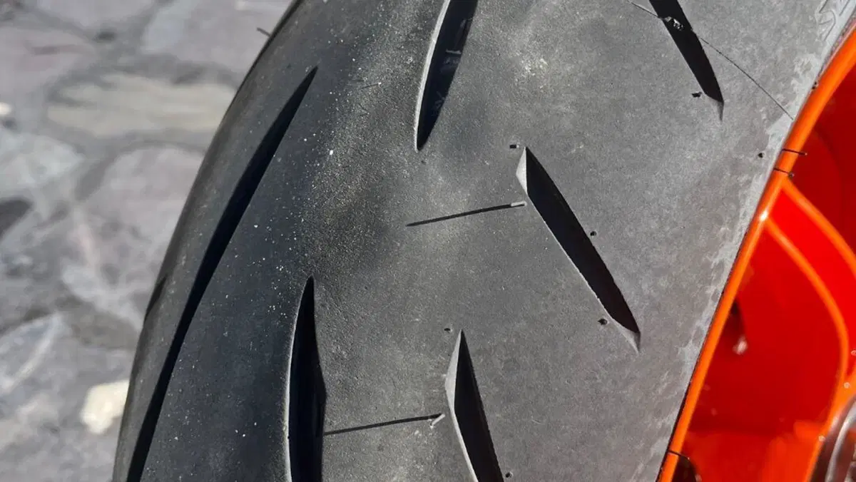 KTM 1290 Super Duke R (2022 - 23)  (7)