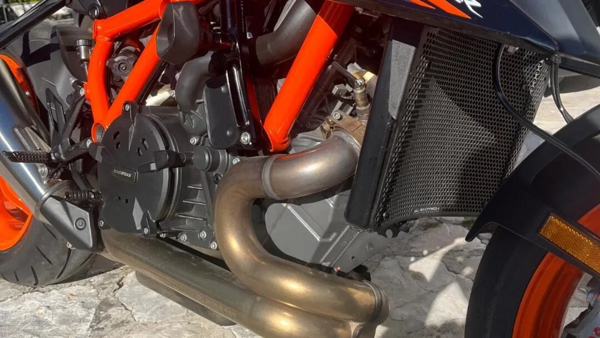 KTM 1290 Super Duke R (2022 - 23)  (9)