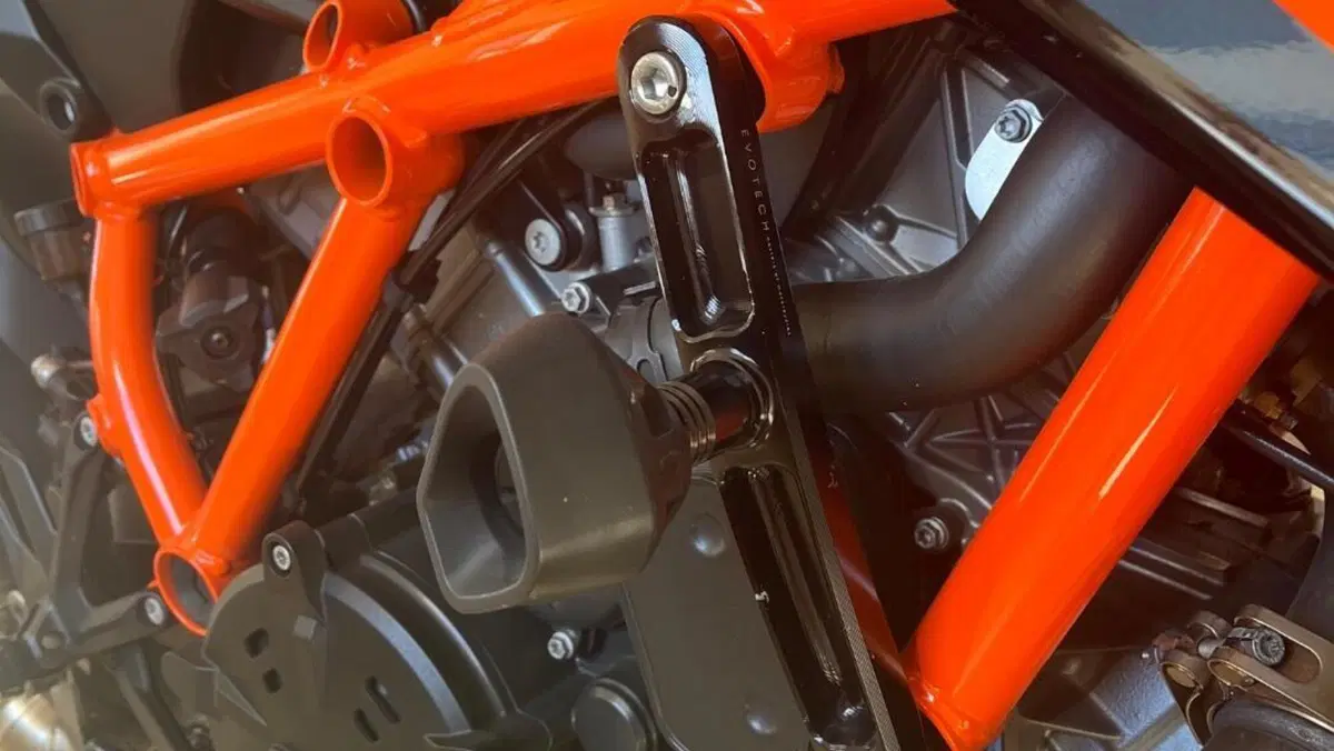 KTM 1290 Super Duke R (2022 - 23)  (17)