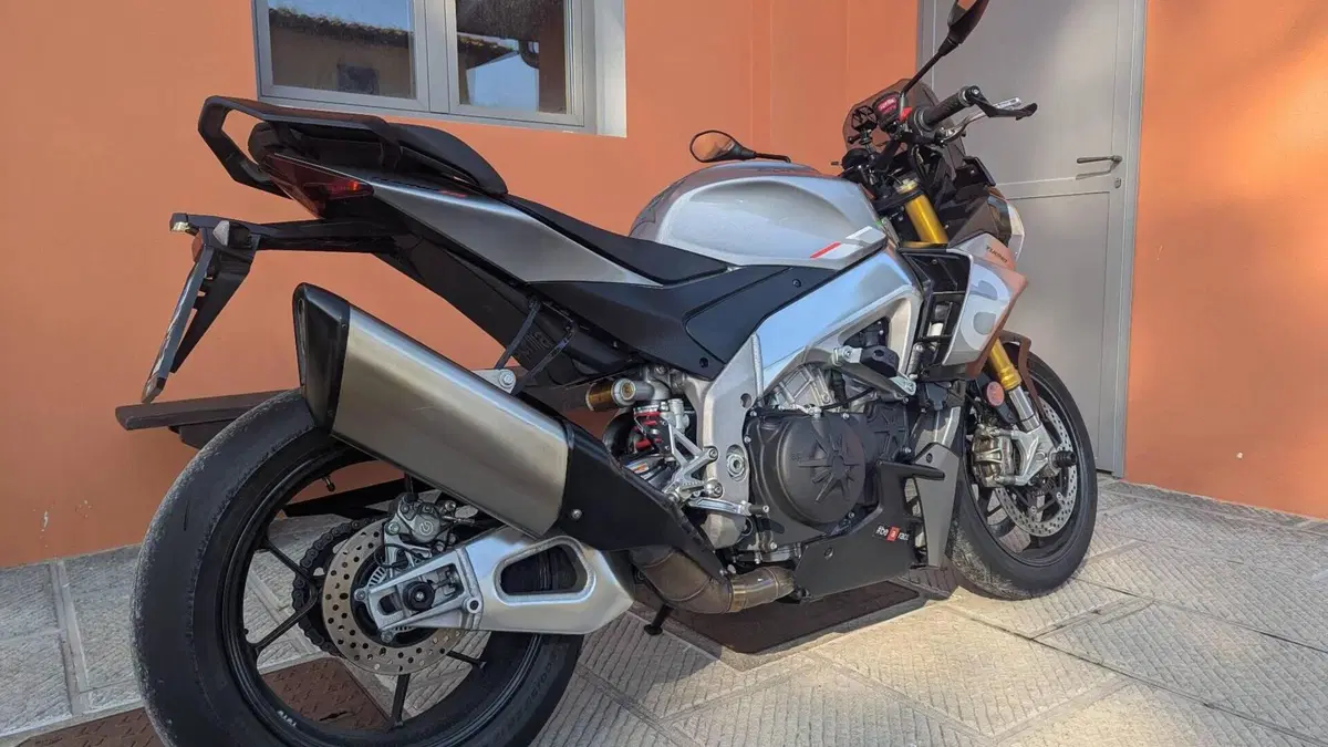 Aprilia Tuono V4 (2021 - 24)  (2)