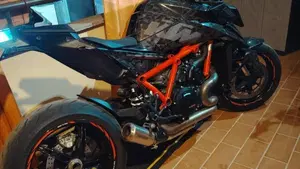 KTM 1390 Super Duke R (2024 - 26)  (2)