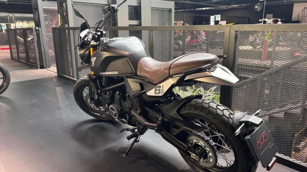Moto Morini SEIEMMEZZO SCR (2022 - 26)  (4)