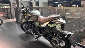 Moto Morini SEIEMMEZZO SCR (2022 - 26)  (4)