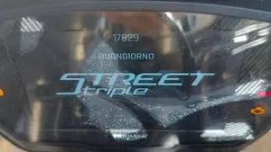 Triumph Street Triple RS (2020 - 22)  (4)