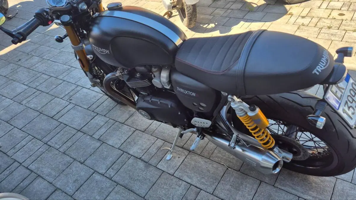 Triumph Thruxton 1200 R (2017 - 20)  (9)