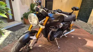 Triumph Thruxton 1200 R (2017 - 20)  (7)