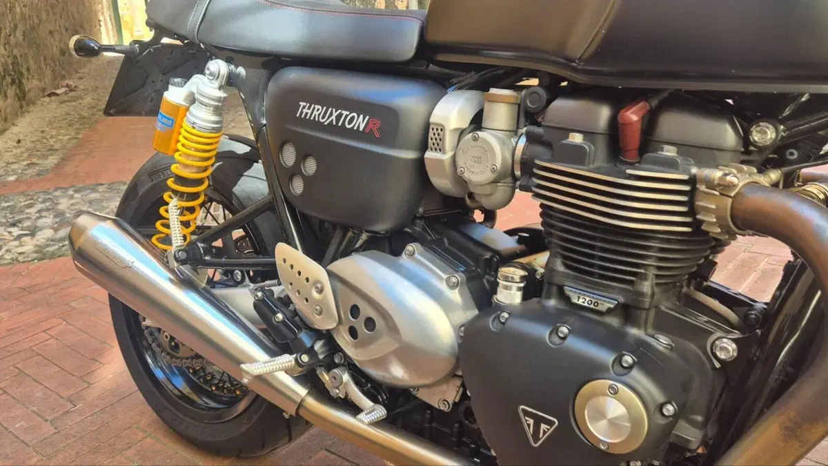 Triumph Thruxton 1200 R (2017 - 20)  (11)
