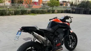 KTM 890 Duke (2021 - 23)  (2)