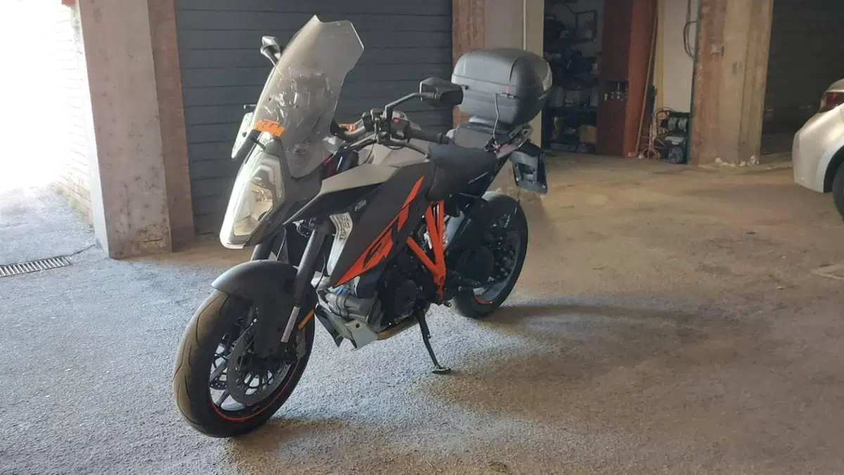 KTM 1290 Super Duke GT ABS (2016 - 18)  (4)
