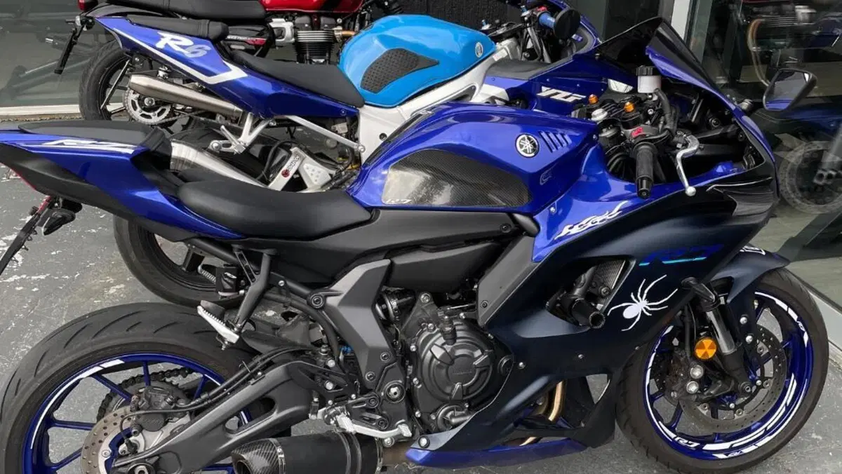 Yamaha YZF R7 (2021 - 25)  (4)