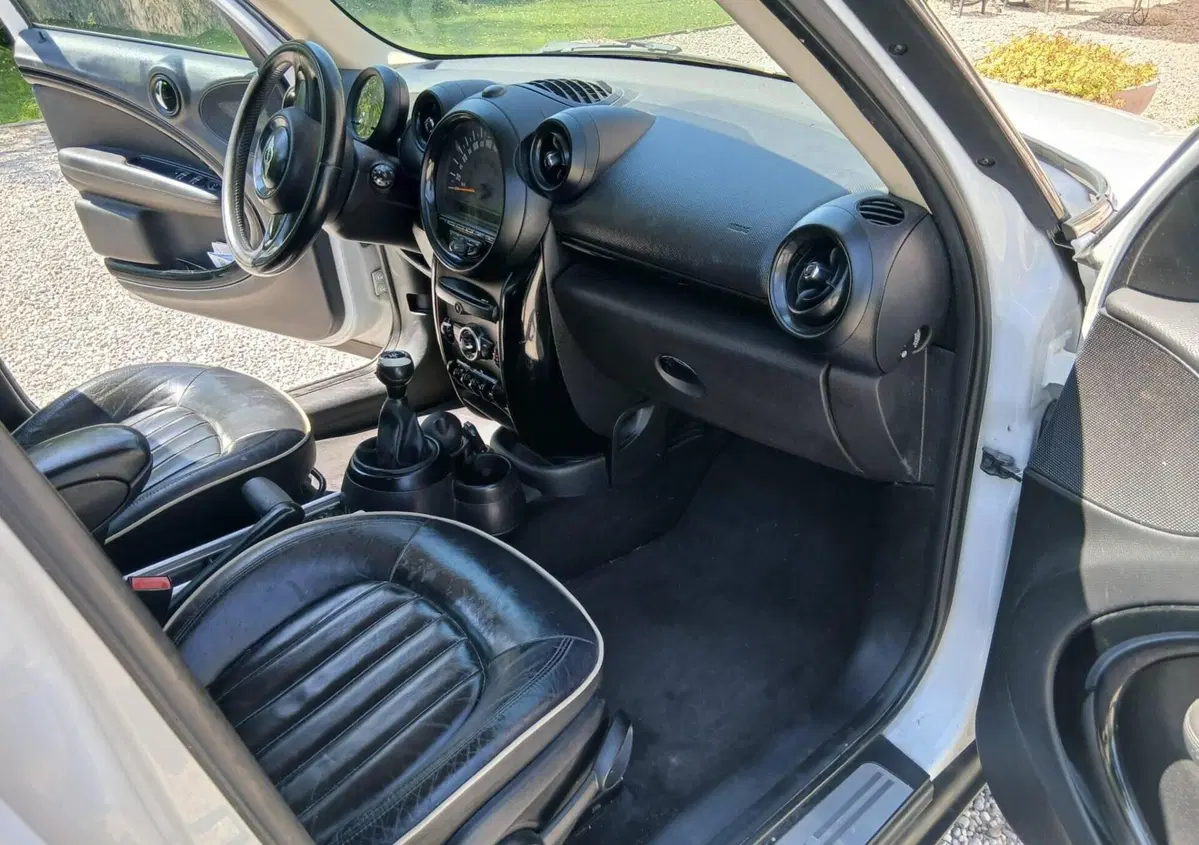 MINI Mini Countryman 1.6 Cooper D Business Countryman (9)
