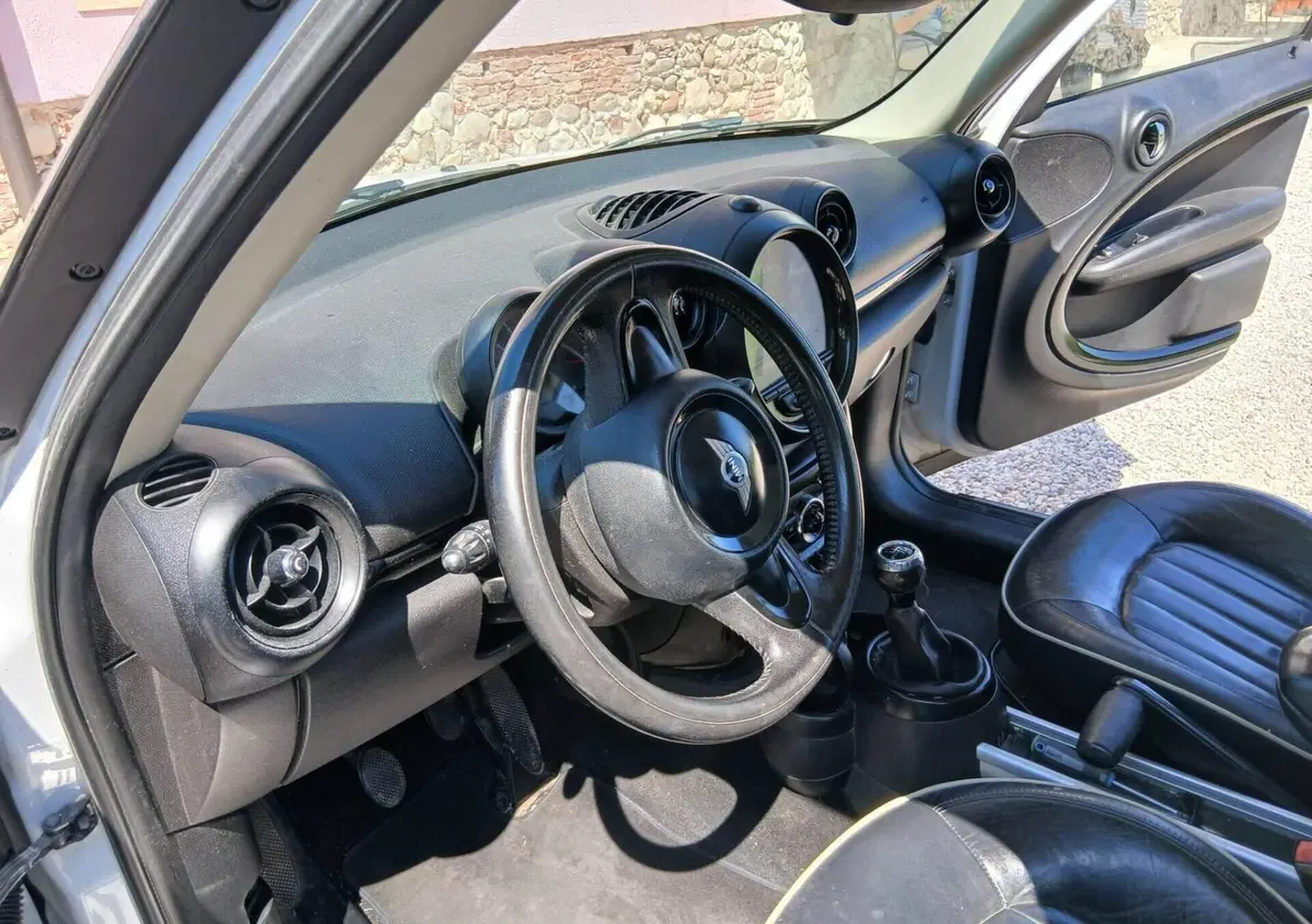 MINI Mini Countryman 1.6 Cooper D Business Countryman (11)