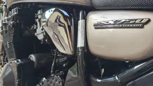 Suzuki GSX 750 (1998 - 03)  (2)