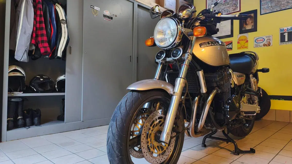 Suzuki GSX 750 (1998 - 03)  (7)