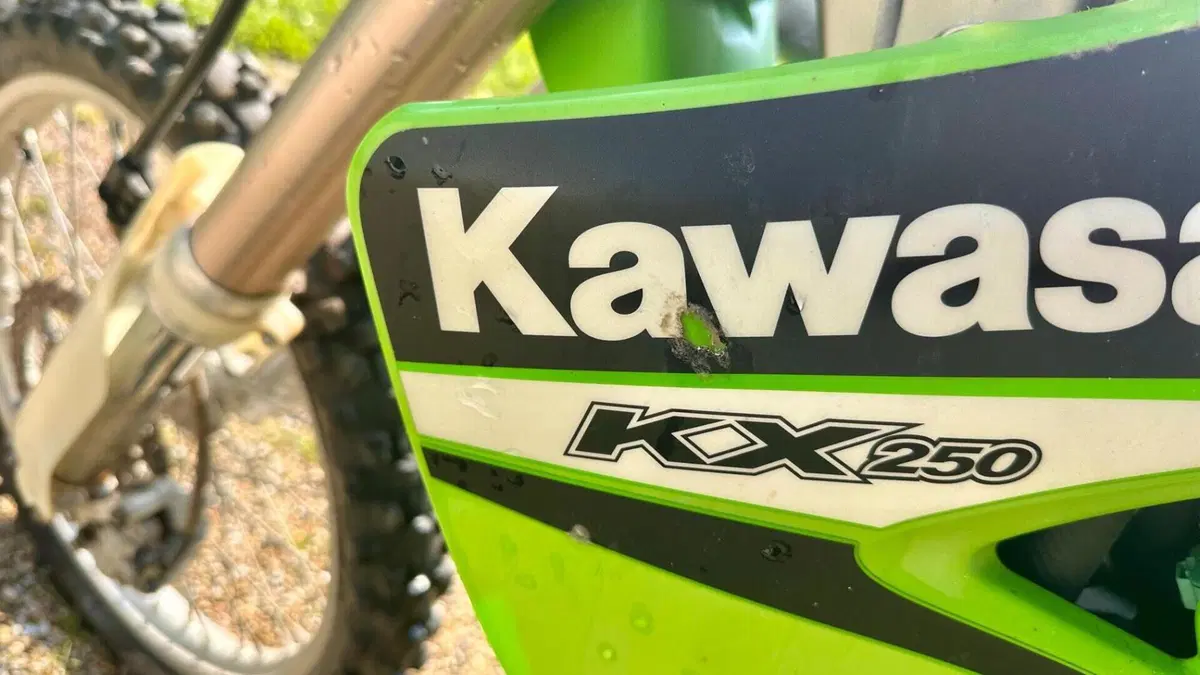 Kawasaki KX250 (2007)  (8)
