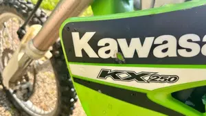 Kawasaki KX250 (2007)  (8)