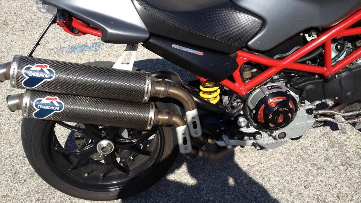 Ducati Monster S4R Testastretta  (3)