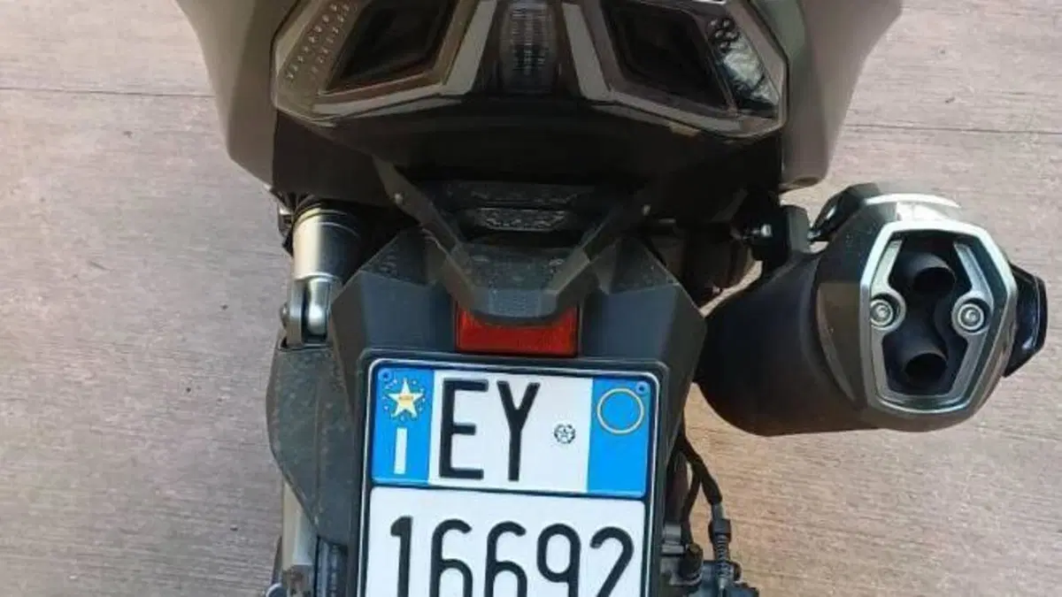 Kymco AK 550 ETS (2021 - 26)  (6)