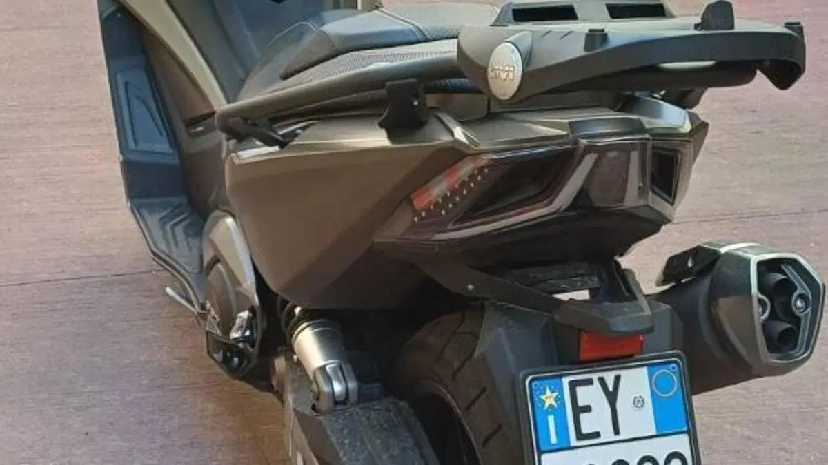 Kymco AK 550 ETS (2021 - 26)  (8)
