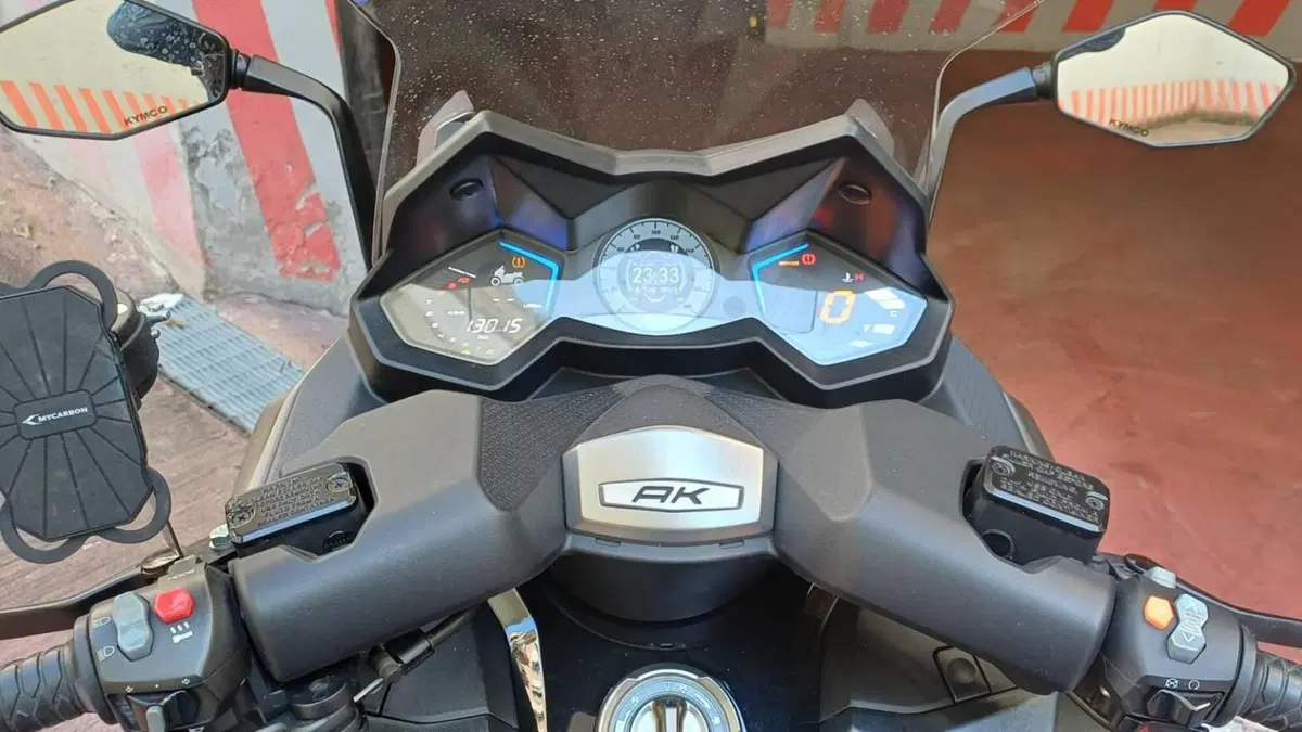 Kymco AK 550 ETS (2021 - 26)  (9)