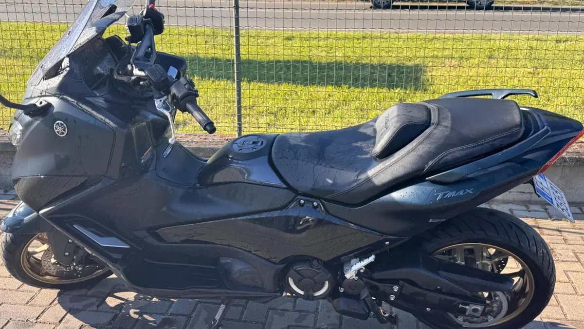 Yamaha T-Max 560 (2022 - 24)  (3)