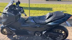 Yamaha T-Max 560 (2022 - 24)  (3)