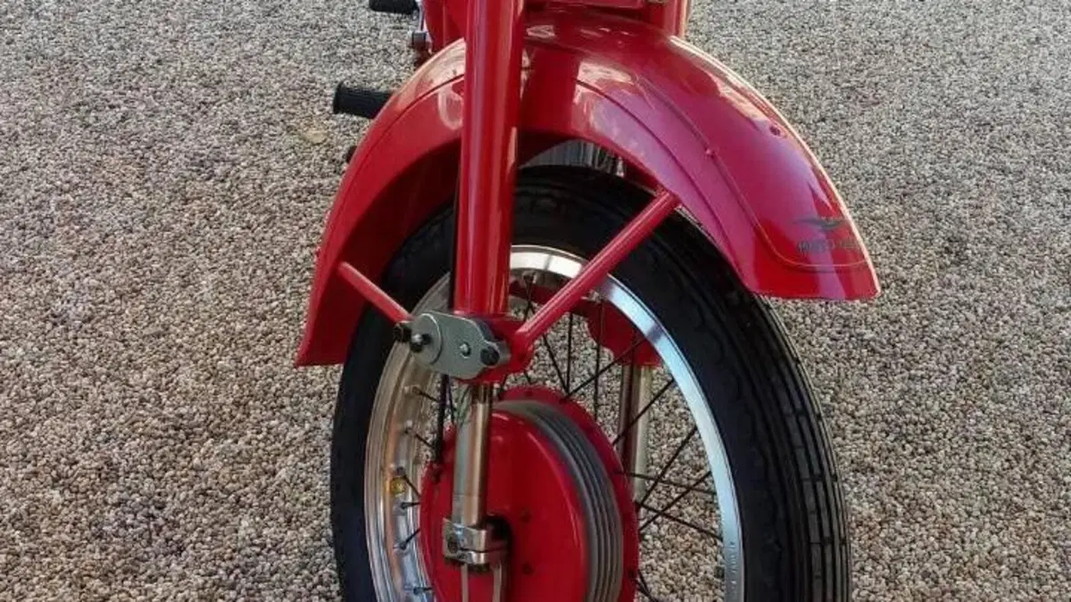 Moto Guzzi   (2)