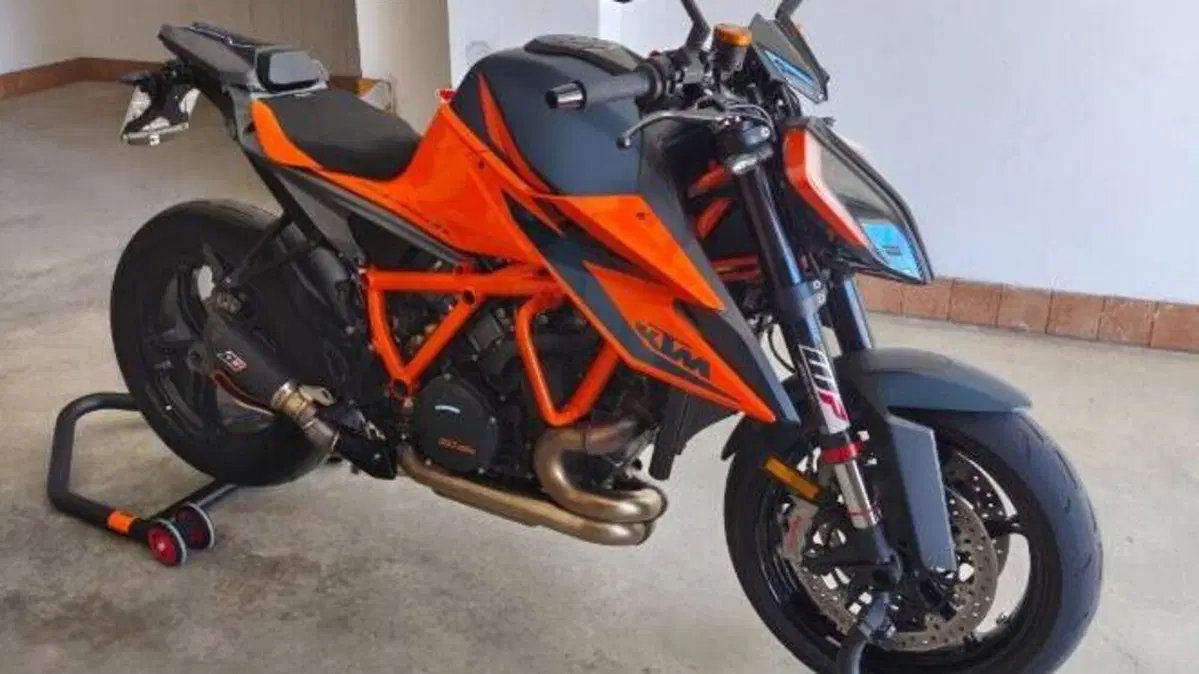 KTM 1290 Super Duke R (2021)  (3)