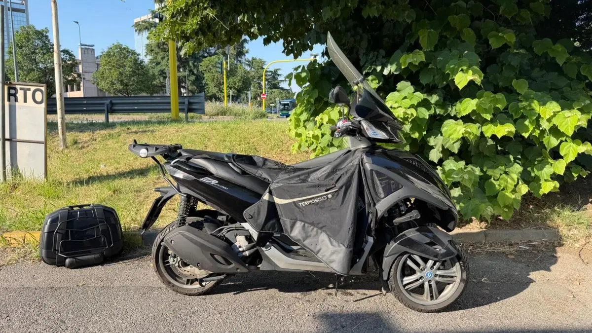 Piaggio Mp3 300 ie Yourban ERL (2011 - 17)  (6)